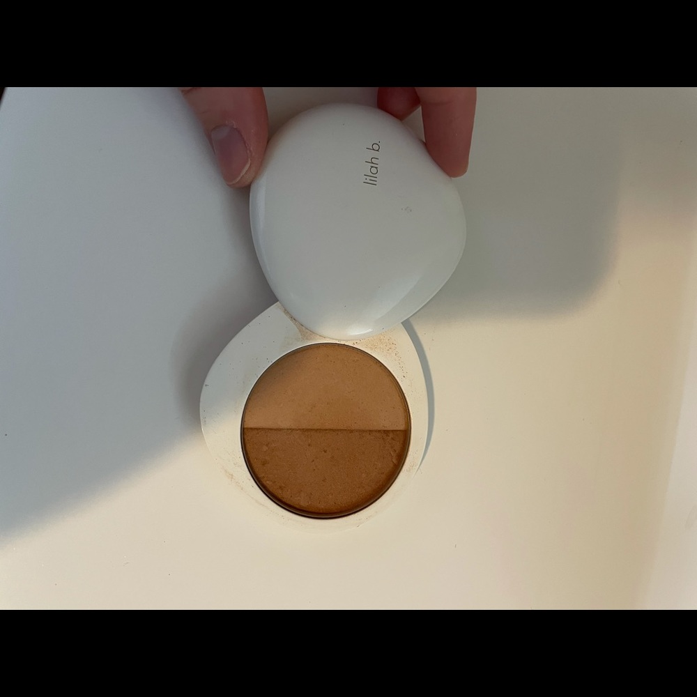 Lilah b bronzer